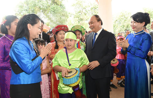 Thủ tướng gặp bà con kiều bào tại bản Mạy, Thái Lan - Ảnh 3