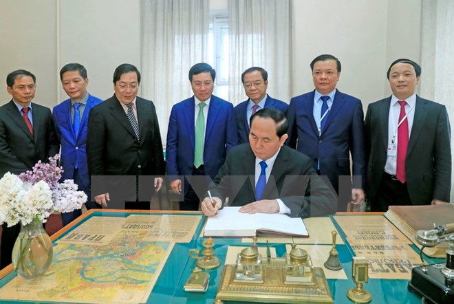 Chủ tịch nước Trần Đại Quang gặp Thống đốc Saint Petersburg - Ảnh 3