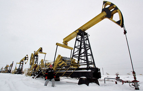 Giá dầu vẫn tăng mạnh do lo ngại nguồn cung bị hạn chế - Ảnh 1