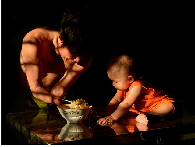 Những khoảnh khắc đẹp khi đàn ông Việt chia sẻ công việc gia đình - Ảnh 8