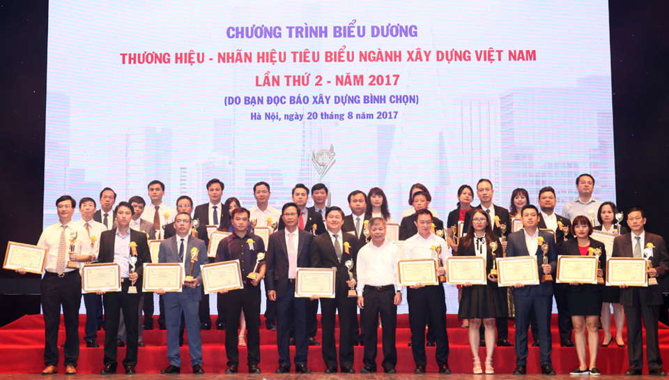 MIK GROUP nhận danh hiệu Top 10 “Thương hiệu – Nhãn hiệu tiêu biểu ngành Xây dựng lần II – năm 2017” - Ảnh 1