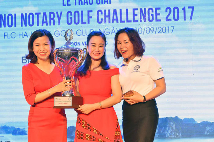 Golfer nữ Trần Mai Anh vô địch giải "Hanoi Notary Golf Changllenge 2017" - Ảnh 2