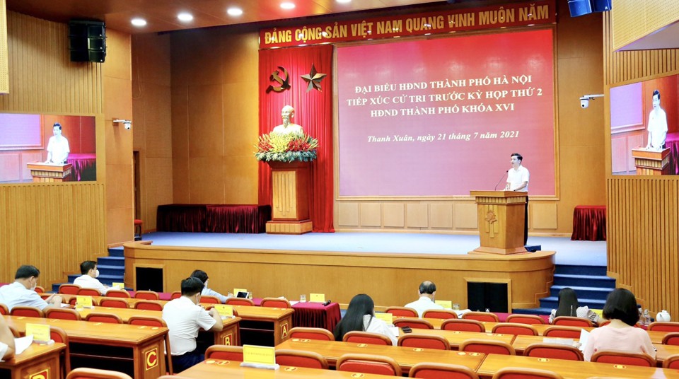 Trưởng Ban Tuyên giáo Thành ủy Bùi Huyền Mai và các đại biểu HĐND TP tiếp xúc cử tri quận Thanh Xuân - Ảnh 1