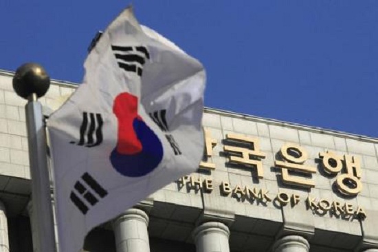 Kinh tế Hàn Quốc tụt 10 bậc do lo ngại căng thẳng với Triều Tiên - Ảnh 1