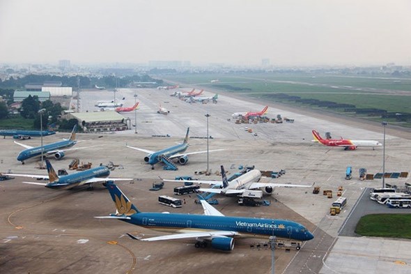 Đề xuất tạm dừng các chuyến bay đến Cảng hàng không Thọ Xuân, Phú Bài, Chu Lai - Ảnh 1