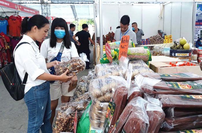 Huyện Mê Linh: Đẩy mạnh tuyên truyền tiêu dùng hàng Việt gắn với phòng dịch - Ảnh 1