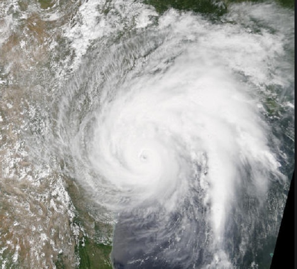 Texas thiệt hại "100%" vì siêu bão Harvey tấn công - Ảnh 1