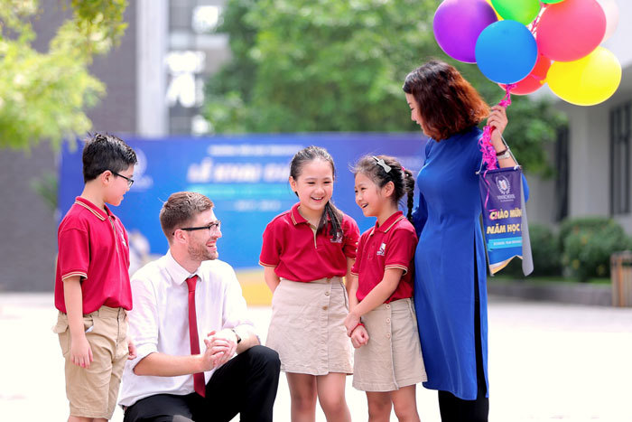 Hà Nội: Hơn 1,8 triệu học sinh náo nức dự lễ khai giảng năm học mới - Ảnh 16