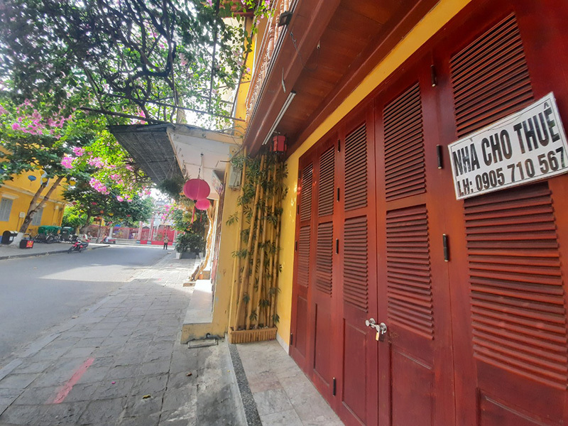 Hàng quán, nhà cổ ở Hội An đóng cửa, rao bán vì dịch Covid-19