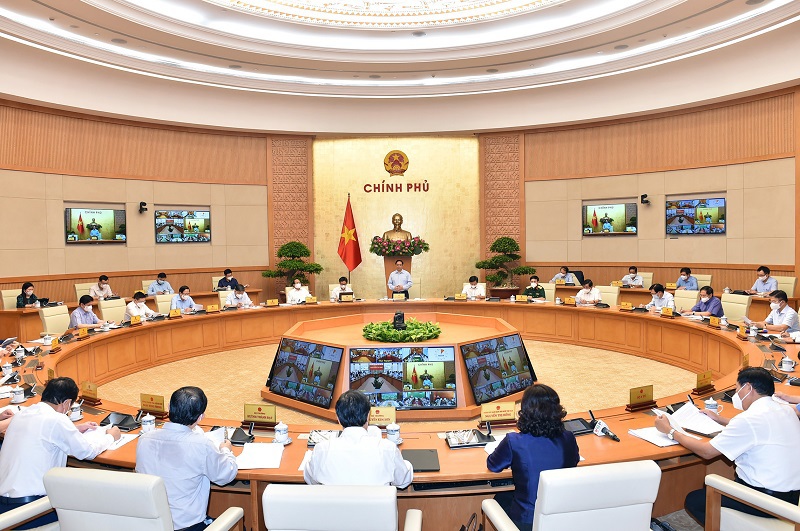 Thủ tướng kêu gọi ưu tiên vaccine Covid-19 cho TP Hồ Chí Minh, Hà Nội và tỉnh có nhiều KCN - Ảnh 1