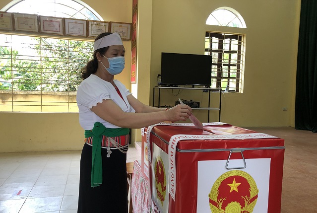 Hơn 5,4 triệu cử tri Thủ đô Hà Nội náo nức đi bầu cử đại biểu Quốc hội và HĐND các cấp nhiệm kỳ 2021 - 2026 - Ảnh 79