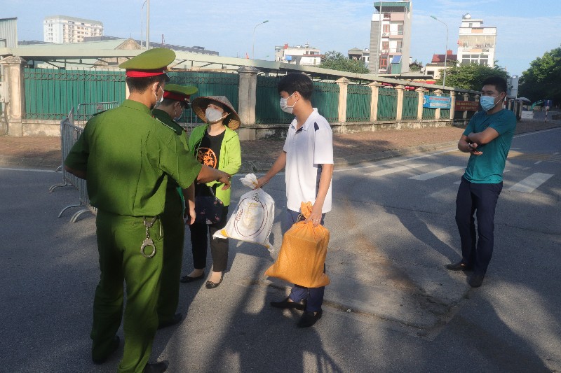 Đảm bảo an ninh trật tự, phòng chống cháy nổ khu cách ly tập trung 1.000 giường bệnh - Ảnh 2