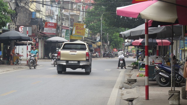 Huyện Thường Tín: Chợ cóc ngang nhiên hoạt động gần ổ dịch Covid-19 - Ảnh 4