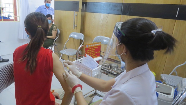 Hơn 14.000 người dân huyện Thường Tín đã được tiêm vaccine Covid-19 - Ảnh 4