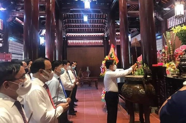 Nghệ An: Dâng hương kỷ niệm ngày sinh Chủ tịch Hồ Chí Minh - Ảnh 1