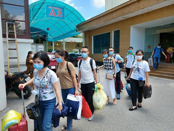 Nghệ An: 60 cán bộ y tế tình nguyện lên đường vào TP Hồ Chí Minh chống dịch - Ảnh 2