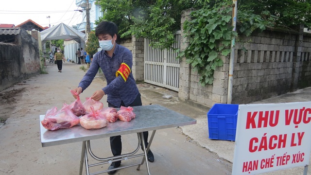 Huyện Thường Tín: 108 người dân xóm Trại, xã Ninh Sở yên tâm thực hiện cách ly y tế - Ảnh 1