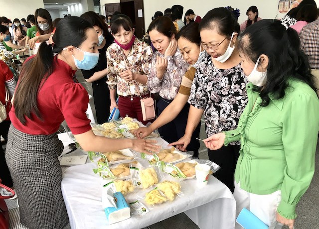 Hà Nội: Giám sát chặt sản xuất, kinh doanh thực phẩm vì sức khoẻ cộng đồng - Ảnh 2