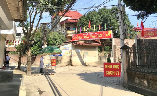 Hà Nội: Cách ly y tế 36 hộ dân tại huyện Sóc Sơn ngăn ngừa lây lan dịch Covid-19 - Ảnh 1