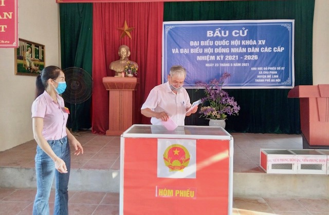 Hơn 110.000 cử tri huyện Mê Linh đã bỏ phiếu bầu đại biểu các cấp nhiệm kỳ 2021 - 2026 - Ảnh 1