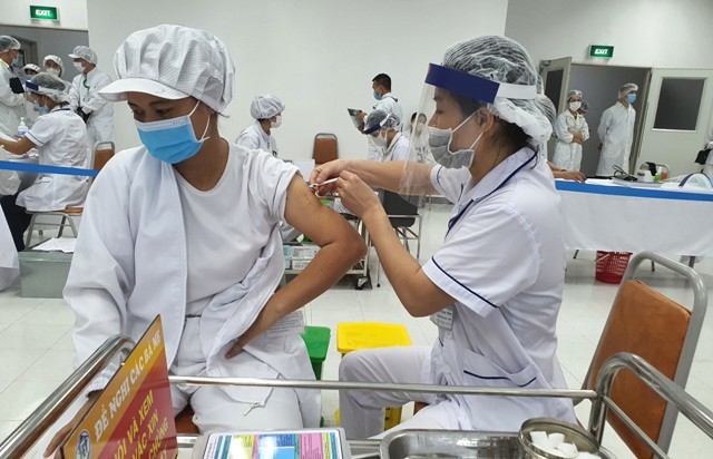 Huyện Mê Linh: Hơn 240 đơn vị ủng hộ gần 20 tỷ đồng cho Quỹ vaccine Covid-19 - Ảnh 1