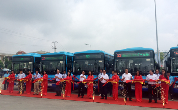 Mở mới 3 tuyến buýt kết nối vùng ngoại thành với trung tâm Hà Nội - Ảnh 1
