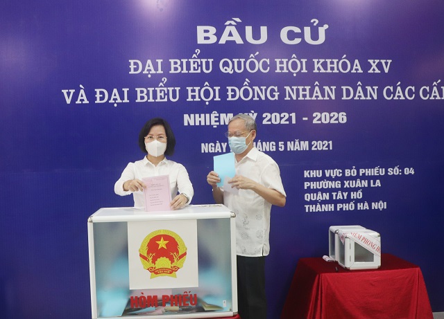 Hơn 5,4 triệu cử tri Thủ đô Hà Nội náo nức đi bầu cử đại biểu Quốc hội và HĐND các cấp nhiệm kỳ 2021 - 2026 - Ảnh 70