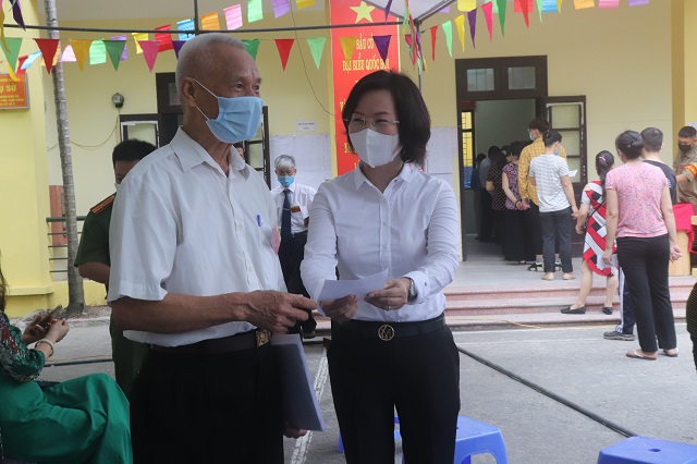 Hơn 5,4 triệu cử tri Thủ đô Hà Nội náo nức đi bầu cử đại biểu Quốc hội và HĐND các cấp nhiệm kỳ 2021 - 2026 - Ảnh 38