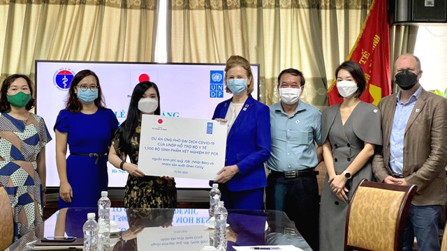 Liên Hợp quốc hỗ trợ Việt Nam 1.500 bộ sinh phẩm xét nghiệm Covid-19 - Ảnh 1