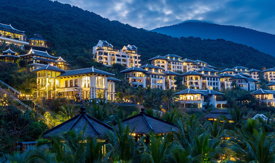 InterContinental Danang Sun Peninsula Resort giành 4 giải thưởng du lịch danh giá - Ảnh 2
