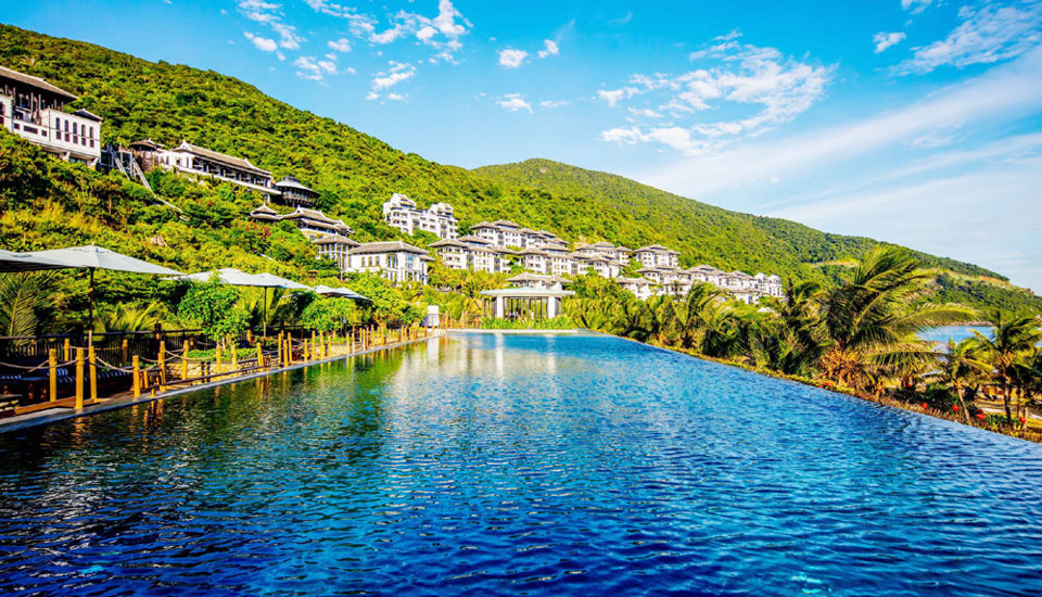 InterContinental Danang Sun Peninsula Resort giành 4 giải thưởng du lịch danh giá - Ảnh 3