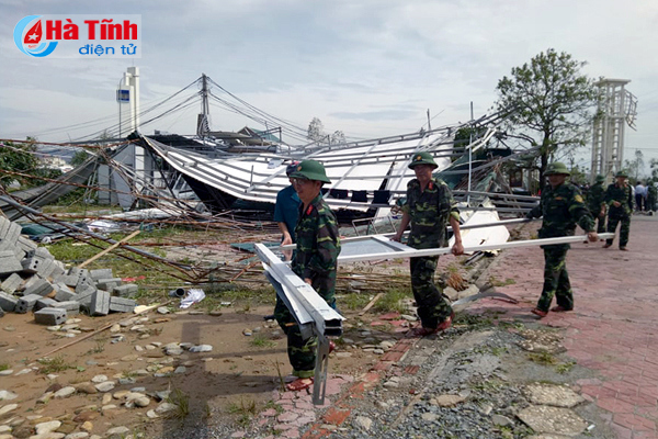 Các địa phương dồn lực khắc phục thiệt hại do bão số 10 - Ảnh 11