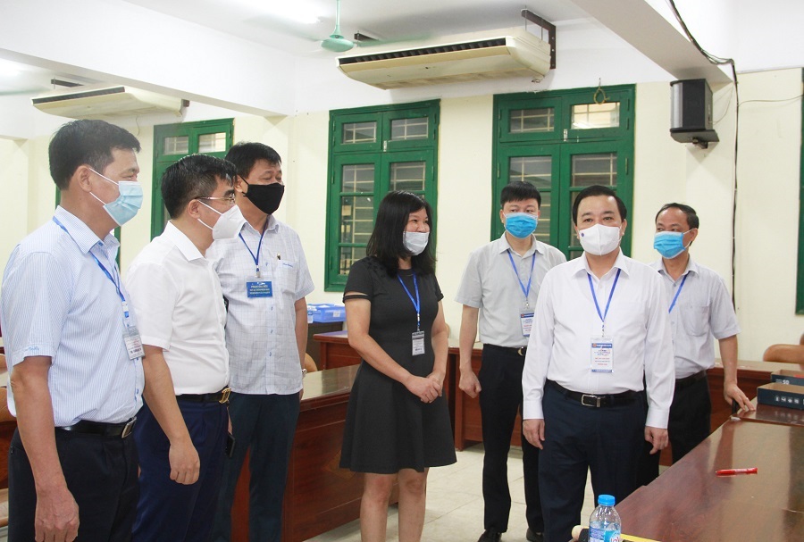 Kỳ thi lớp 10 THPT công lập tại Hà Nội: Kết thúc trọn vẹn, đảm bảo an toàn và chất lượng - Ảnh 1
