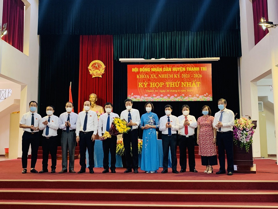 Ông Nguyễn Tiến Cường tái đắc cử chức danh Chủ tịch UBND huyện Thanh Trì - Ảnh 1