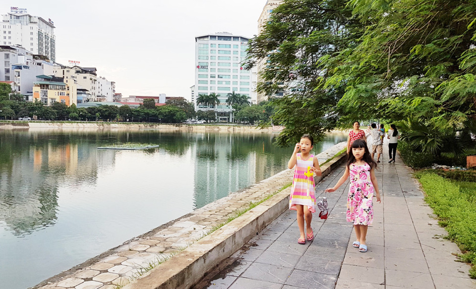 Chương trình cải tạo môi trường hồ Hà Nội: Những “lá phổi xanh, sạch” đang hiện hữu - Ảnh 1