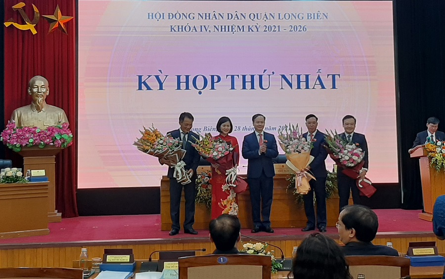 Quận Long Biên có tân Chủ tịch HĐND - Ảnh 5