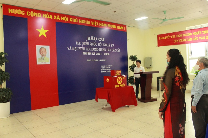 Quận Hoàng Mai: Cử tri Tổ dân phố số 34, phường Đại Kim phấn khởi thực hiện quyền bầu cử - Ảnh 5