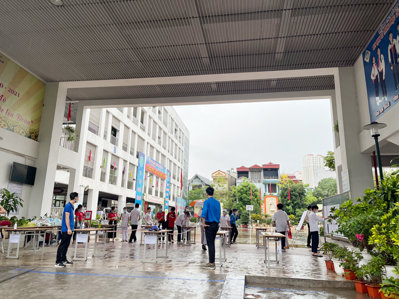 Hà Đông: Hơn 6.000 thí sinh tham dự kỳ thi lớp 10, công tác phòng chống dịch được siết chặt - Ảnh 2