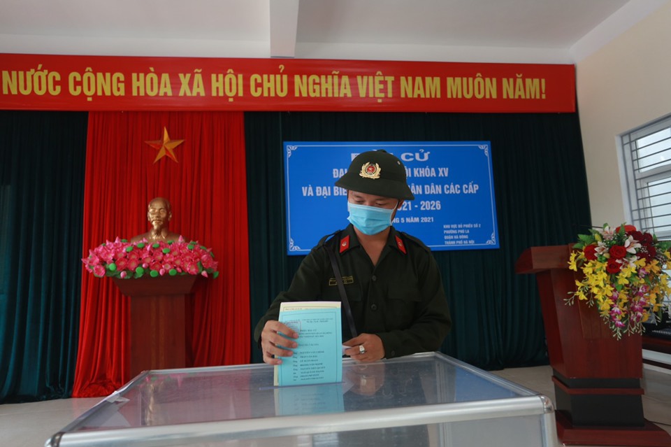 Công an TP Hà Nội: 726 chiến sỹ lần đầu bỏ phiếu trong màu áo lính - Ảnh 7