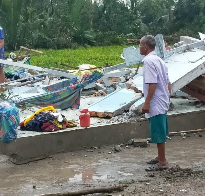 Kiên Giang: Lốc xoáy làm sập và tốc mái hơn 60 căn nhà, nhiều người bị thương - Ảnh 2