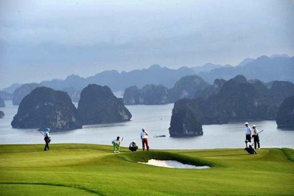 FLC Halong Golf Club thu hút golfer với giải đấu KLF Golf Tournament 2017 - Ảnh 2