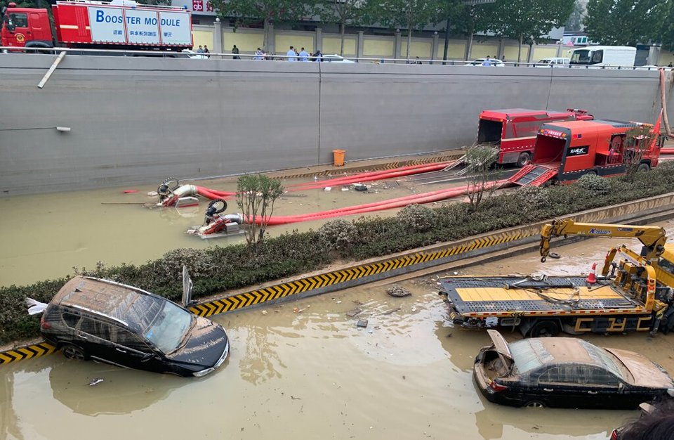 Lũ lụt kinh hoàng ở Trung Quốc: Hiểm họa ngập các đường hầm trên cao tốc - Ảnh 2