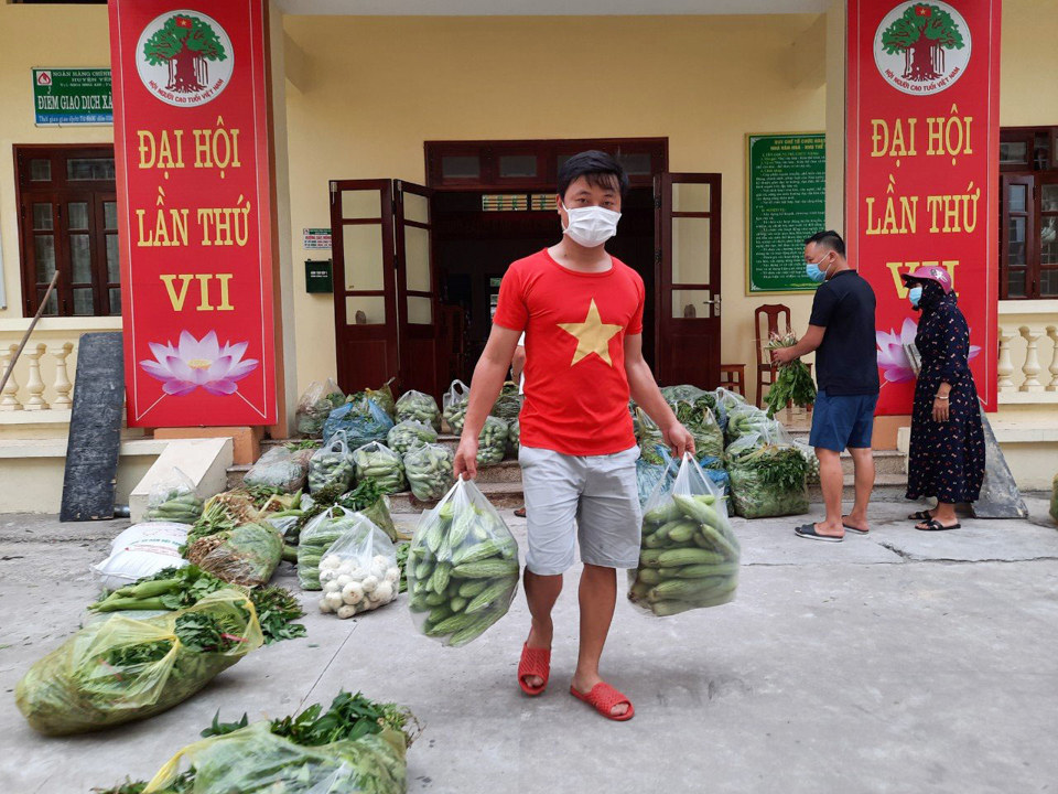 Bắc Giang: Ba mẹ con nấu hàng nghìn suất ăn miễn phí cho lực lượng chống dịch - Ảnh 2
