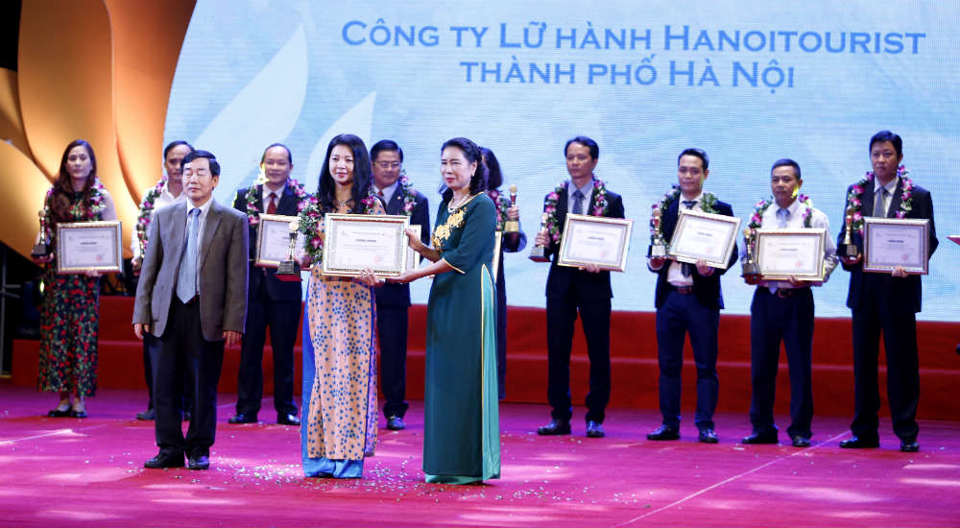 91 doanh nghiệp được trao Giải thưởng Du lịch Việt Nam năm 2017 - Ảnh 4