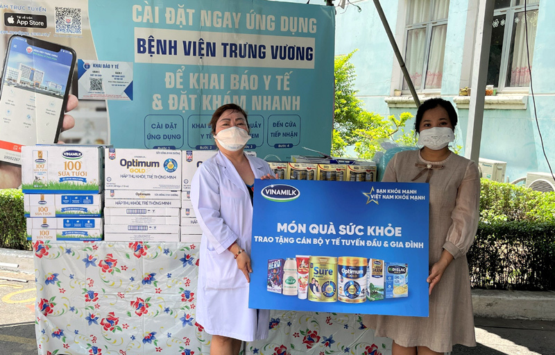 Món quà sức khỏe Vinamilk gửi đến bác sĩ, bệnh nhi tại bệnh viện Trưng vương TP Hồ Chí Minh - Ảnh 2