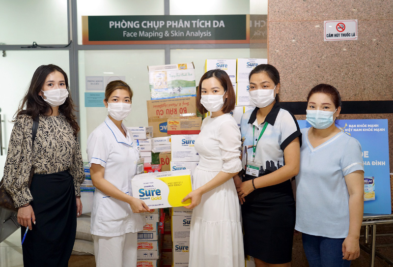 Món quà sức khỏe Vinamilk gửi đến bác sĩ, bệnh nhi tại bệnh viện Trưng vương TP Hồ Chí Minh - Ảnh 6