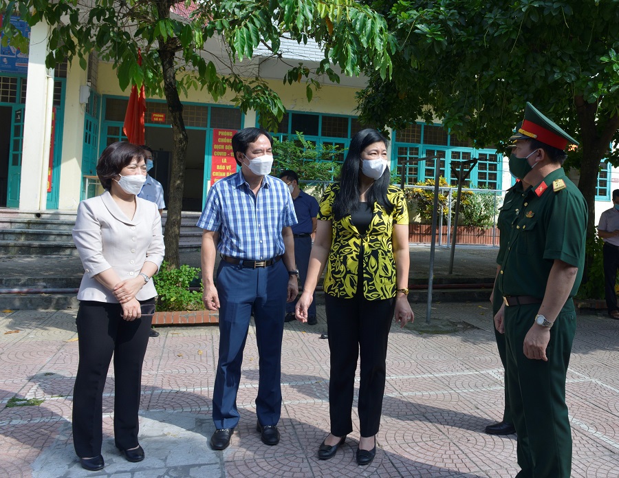 Chủ tịch Ủy ban MTTQ TP Nguyễn Lan Hương: Chú trọng kiểm soát những địa bàn giáp ranh để phòng chống dịch hiệu quả - Ảnh 1