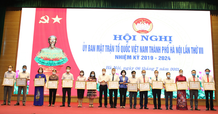 Phó Bí thư Thành ủy Nguyễn Văn Phong: Tiếp tục đổi mới hình thức tuyên truyền, vận động Nhân dân ủng hộ Quỹ phòng, chống dịch Covid-19 - Ảnh 2