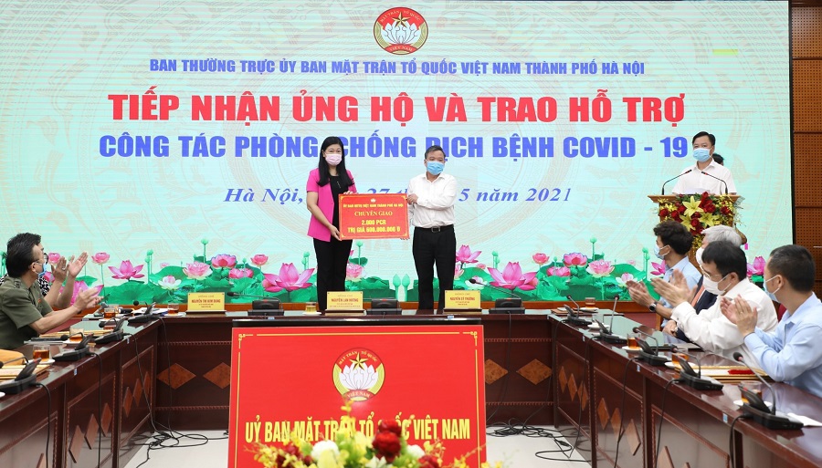 Hà Nội: Tiếp nhận thêm 12,545 tỷ đồng ủng hộ hỗ trợ phòng chống dịch Covid-19 - Ảnh 2