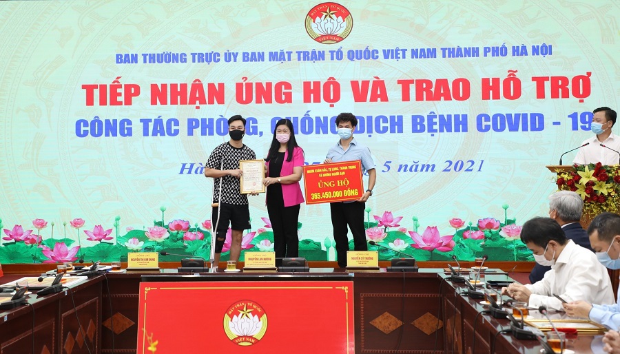 Hà Nội: Tiếp nhận thêm 12,545 tỷ đồng ủng hộ hỗ trợ phòng chống dịch Covid-19 - Ảnh 1